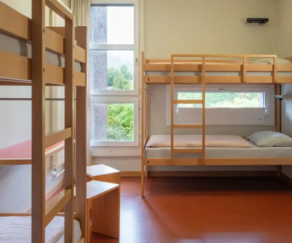 20251104_Jugendherberge-Zuerich-6-Bett-Zimmer-Leonidas_Portmann-01_t1762267546-ezgif.com-webp-to-png-converter