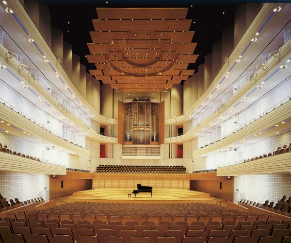 2_Konzertsaal_Buehne_Fluegel