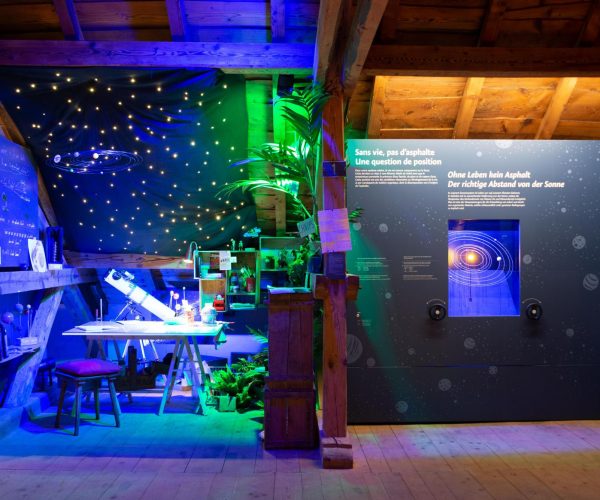 ast-ex1-duo-8172_2000